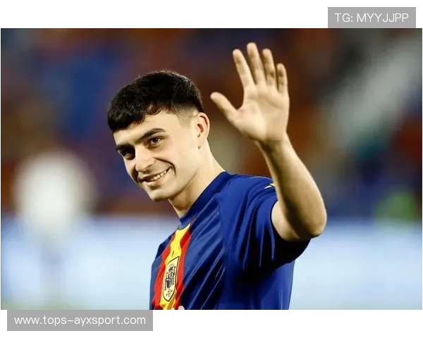 佩德里禁区外远射考验门将